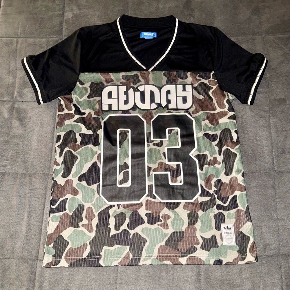 Adidas Camouflage Men’s Jersey Size Medium Y2K
